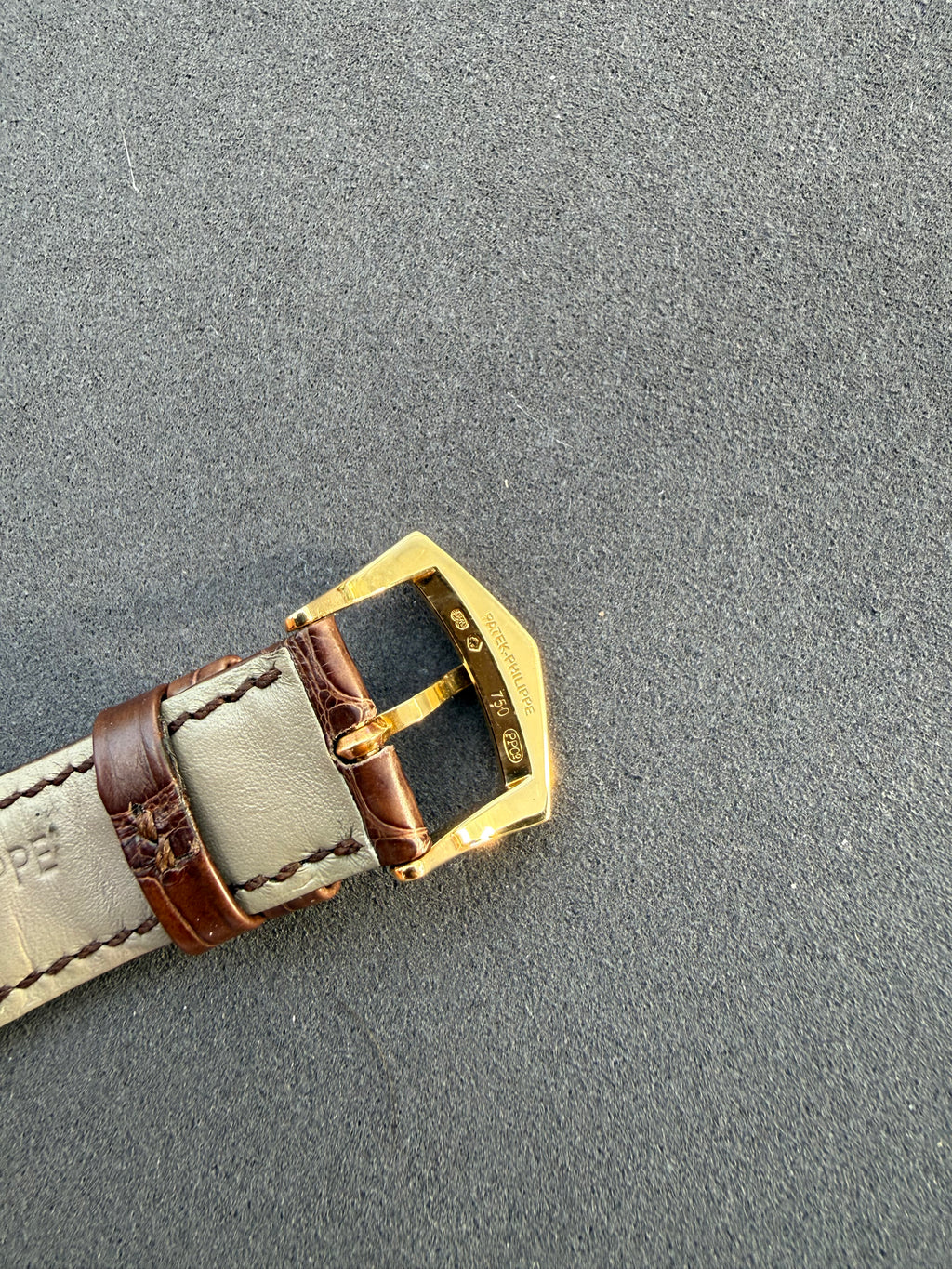 Patek Philippe 5120 Calatrava 35 mm yellow gold