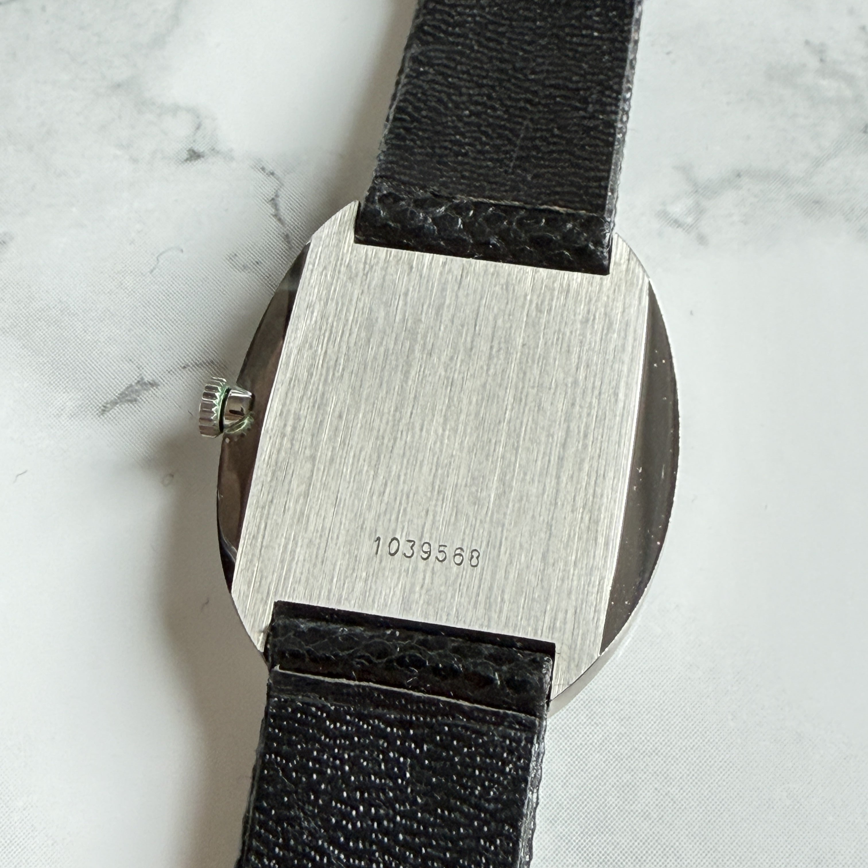 Juvenia Oval Ref. 9028 — Stainless Steel